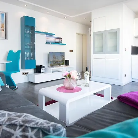 Haus Achtern Diek Ostseebutze *